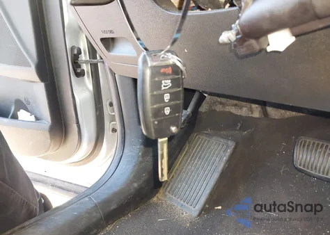 2018 Kia Sorento 2.4L L z USA, uszkodzony, nr VIN 5XYPG4A31JG423711